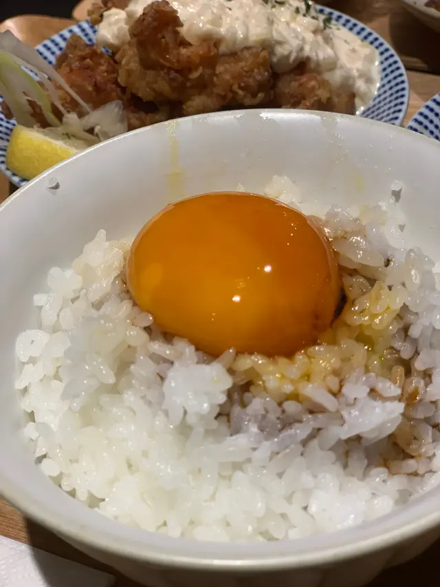 醬油蛋味道不會過鹹,厚身,但飯太過黏,似糯米飯,飯香味不濃,不過不失