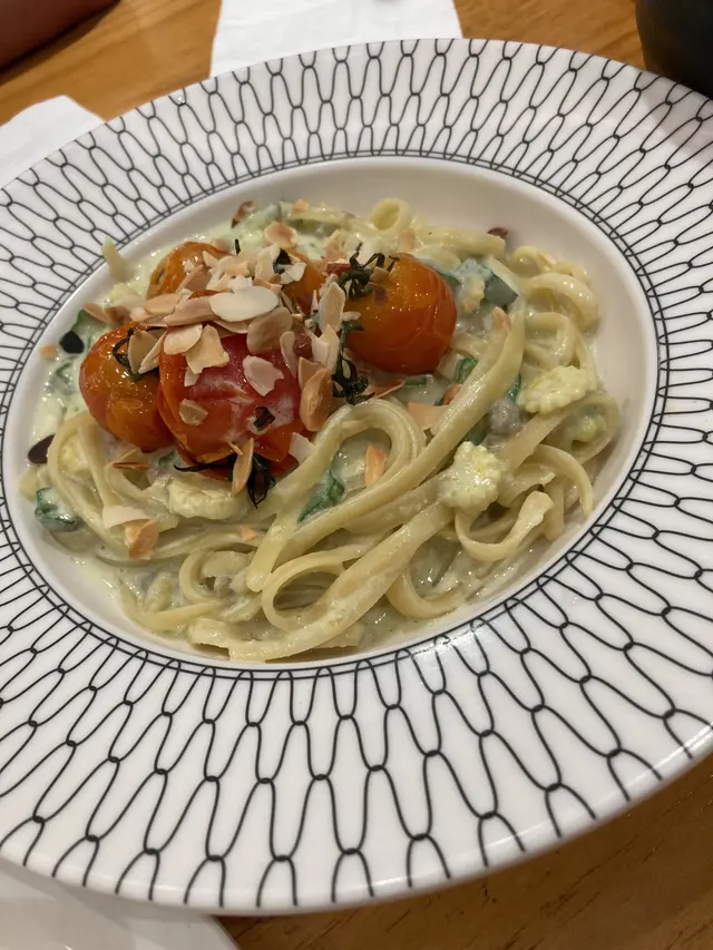 好creamy,又有合桃好有口感，個意粉仲係al  dente!  