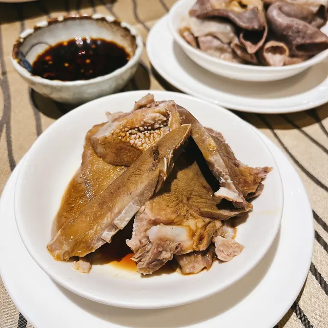 白灼鮮豬脷 