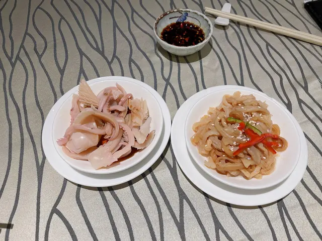 白灼鮮魷魚、海蜇絲