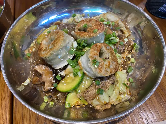 明洞餃子炒粉絲