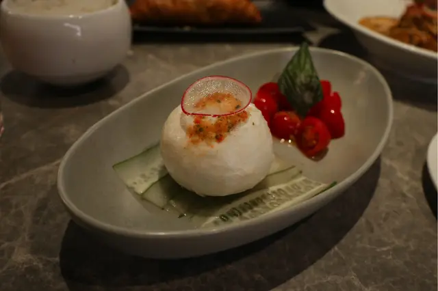 招牌流心布拉搭芝士沙律