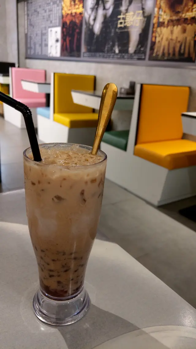 先論賣相,奶茶、花奶、紅豆,層次分明