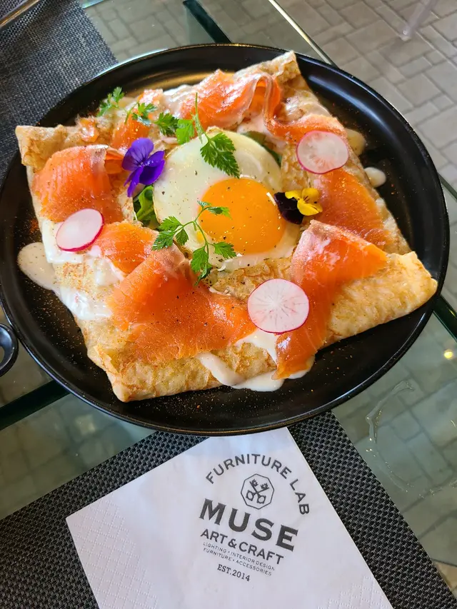 煙三文魚可麗餅