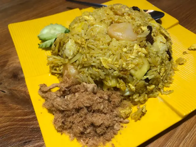 鮮菠蘿海鮮炒飯