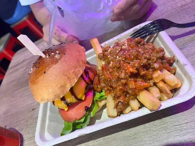 鵝肝和牛漢堡配肉醬薯條