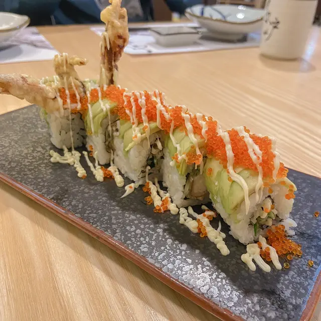 牛油果軟殻蟹卷