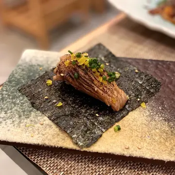 炙烧本鲔面颊寿司