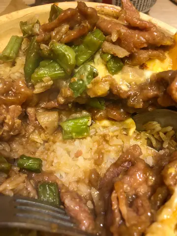 芝士沙嗲牛肉煲仔饭