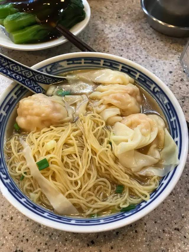 3粒雲吞好大粒