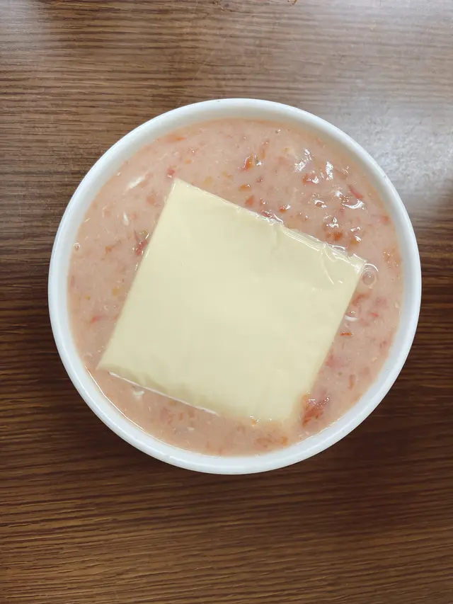 芝士蕃茄撈蛋麵