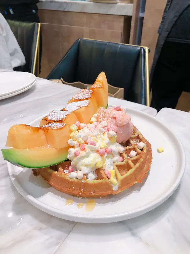 迷你棉花糖焦糖哈蜜瓜窩夫配雪糕$78 