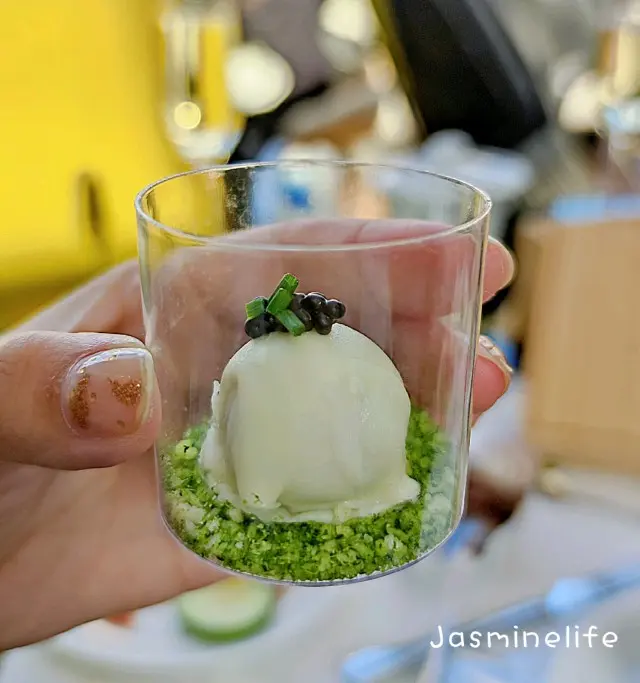 朱古力脆皮鴨肝慕絲伴黑魚子