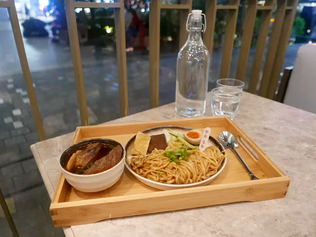 古早紅燒牛肉拌麵