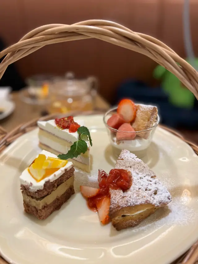 Afternoon  tea  set