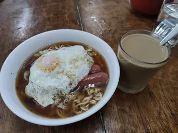 鸡蛋肠仔出前一丁&啡走