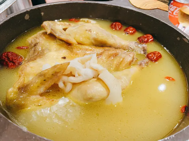 花膠雞煲（火鍋湯底）