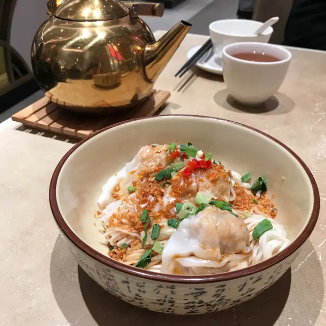 鮮蝦豬肉抄手拌麵