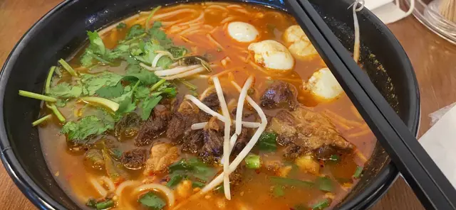 豬軟骨茄湯米線