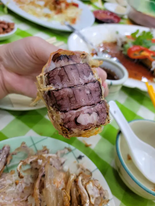 剝唔殼嘅瀨尿蝦，好鮮甜，不過呢款無乜羔