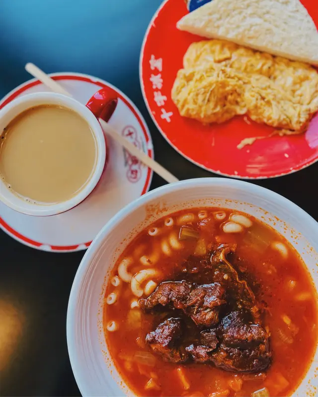 包香濃鮮茄燴牛肋肉湯通粉+黑松露炒蛋配牛油多士+十字奶/咖啡/奶茶