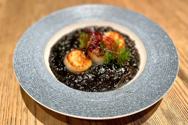 香煎帶子墨汁意大利飯