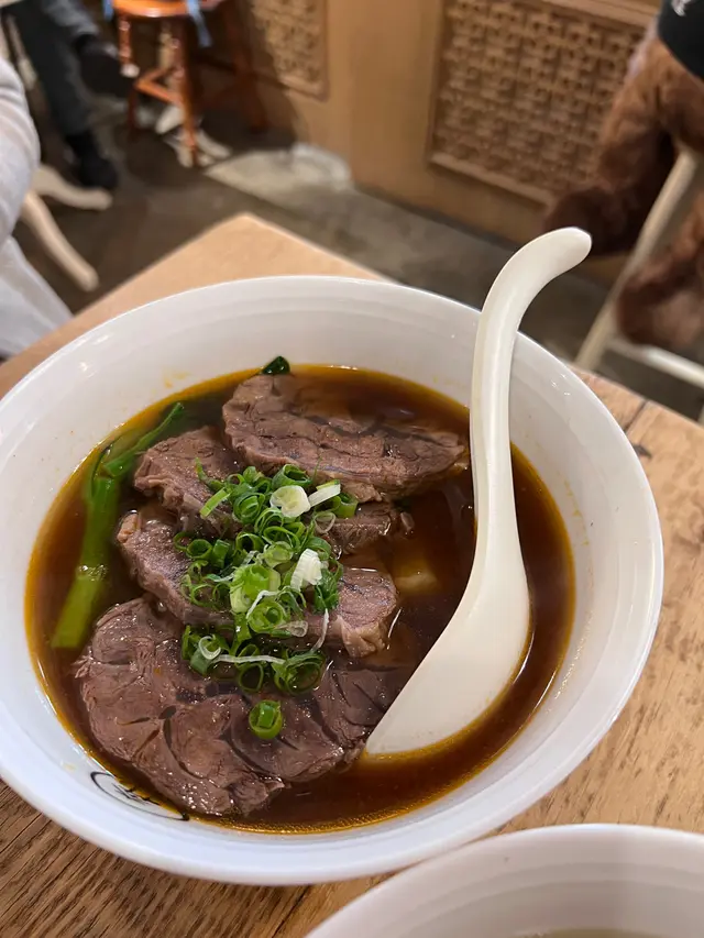 眷村紅燒牛肉麵