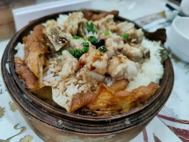 荷葉籠仔鳳爪飯