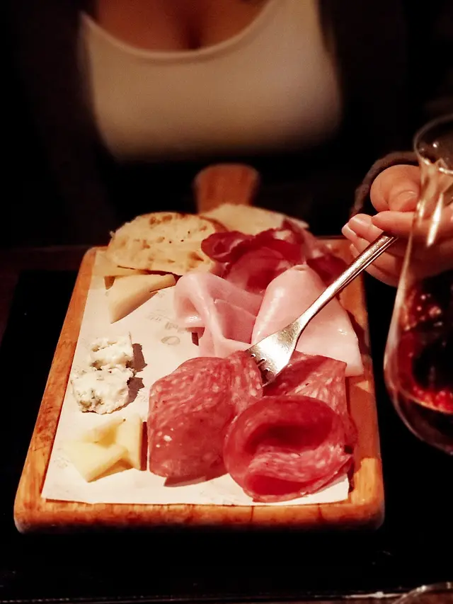 COLD CUTS · CHEESE BOARD 