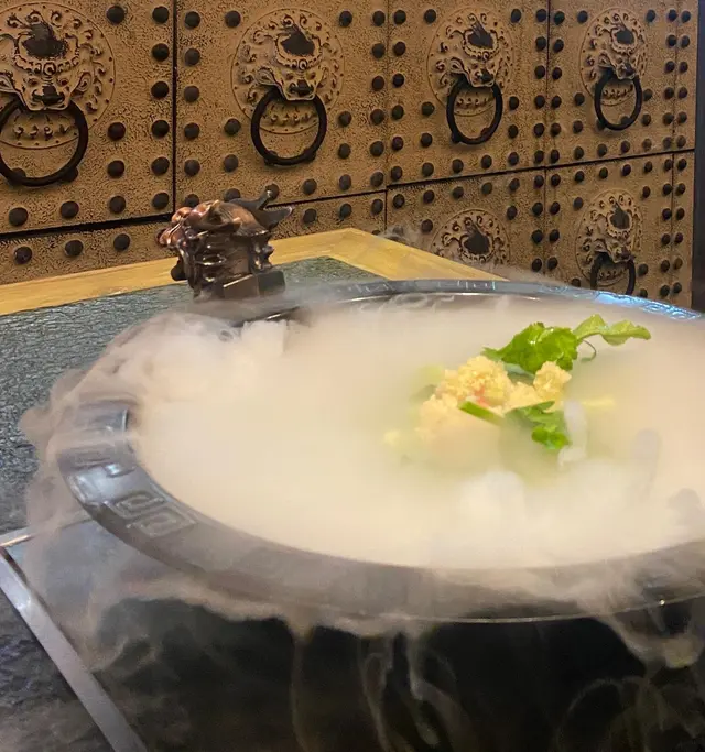 櫻唇半開特色卜卜蜆鍋