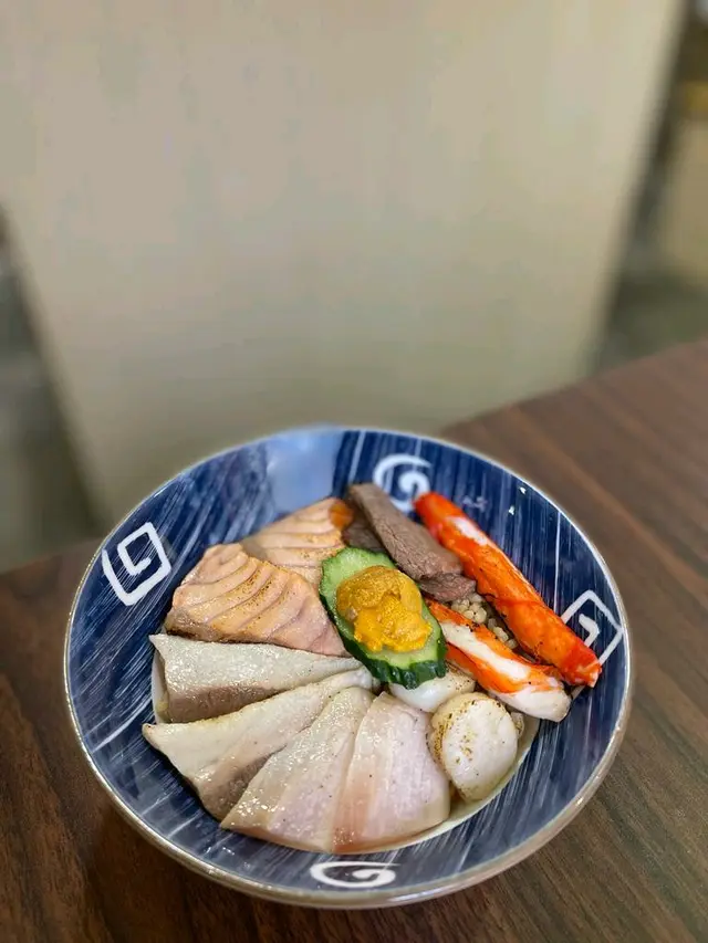 極上火炙七色丼