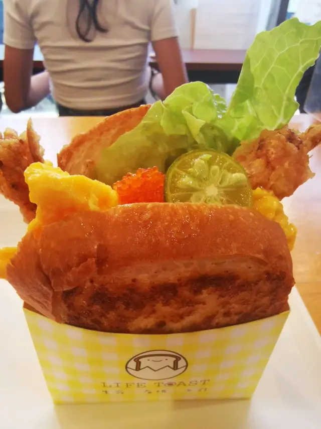 軟殼蟹親子滑蛋紙盒吐司