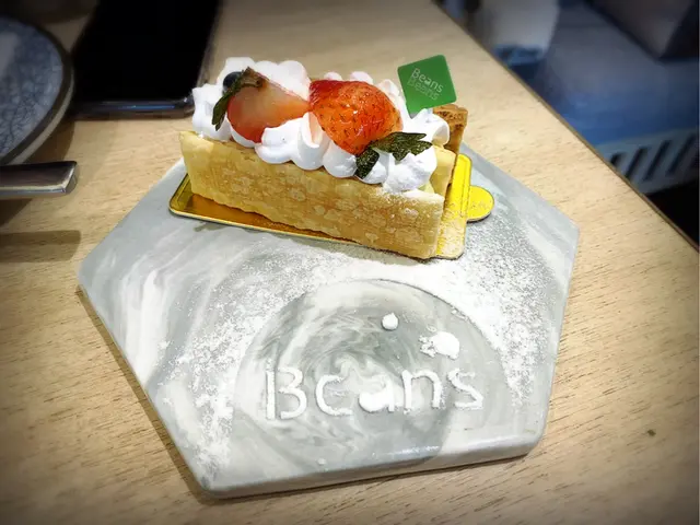 紅桑子醬雲呢拿吉士拿破崙