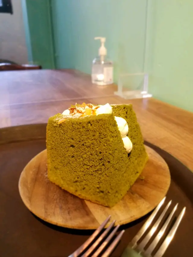 green tea chiffon cake