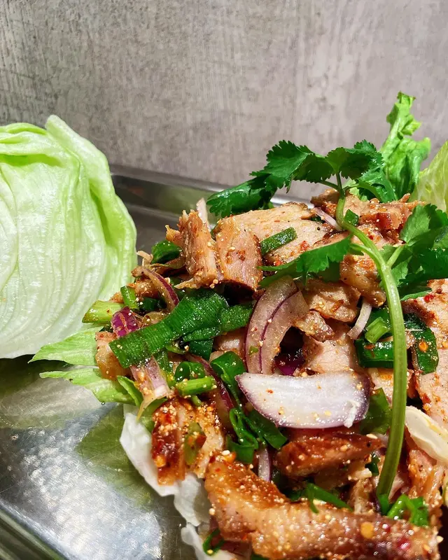 酸辣豬頸肉生菜包