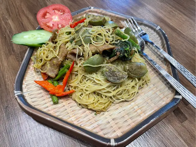 泰式青咖哩牛肉炒米粉