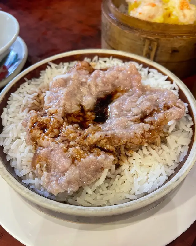 肉餅帶有魷魚香味 撈埋飯食勁香口