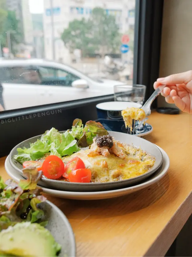 黑松露貝夏媚白醬蟹肉手工千層麵