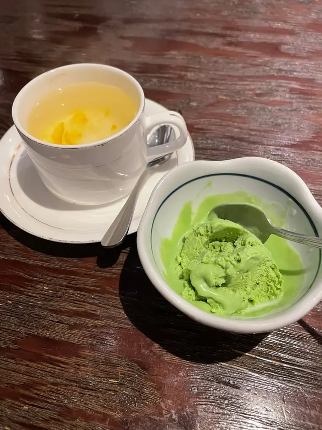 左：熱柚子蜜 右：抹茶雪糕