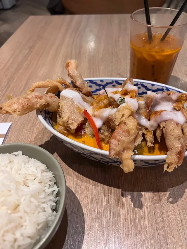 紅咖喱軟殼蟹配白飯