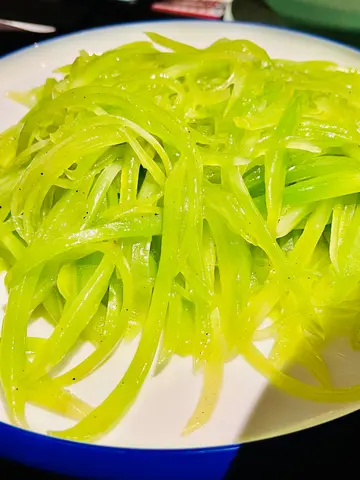 清炒萵筍絲