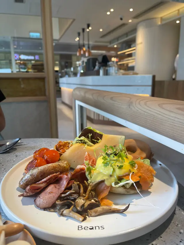 The backyard breakfast