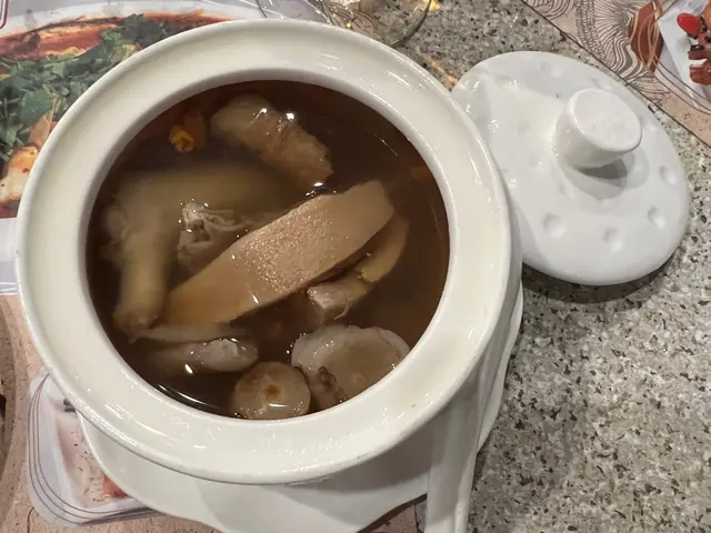 淮山杞子螺頭瘦肉燉湯