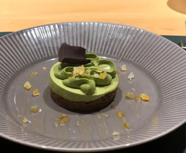 西村宇治抹茶柚子慕絲配抹茶白朱古力無粉蛋糕