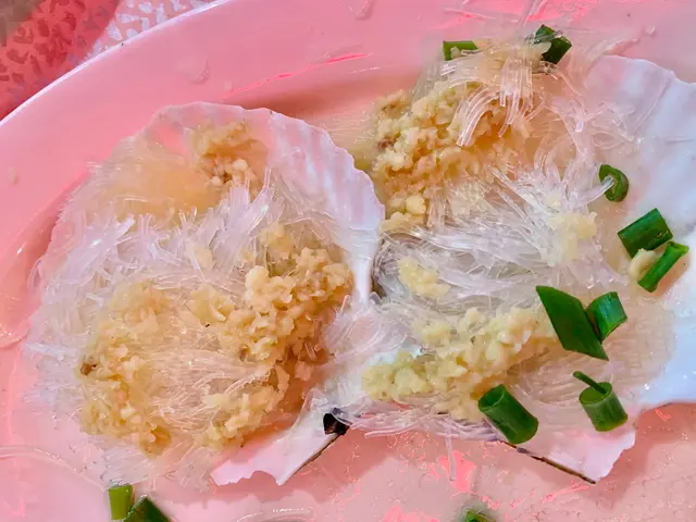 蒜蓉粉絲蒸元貝