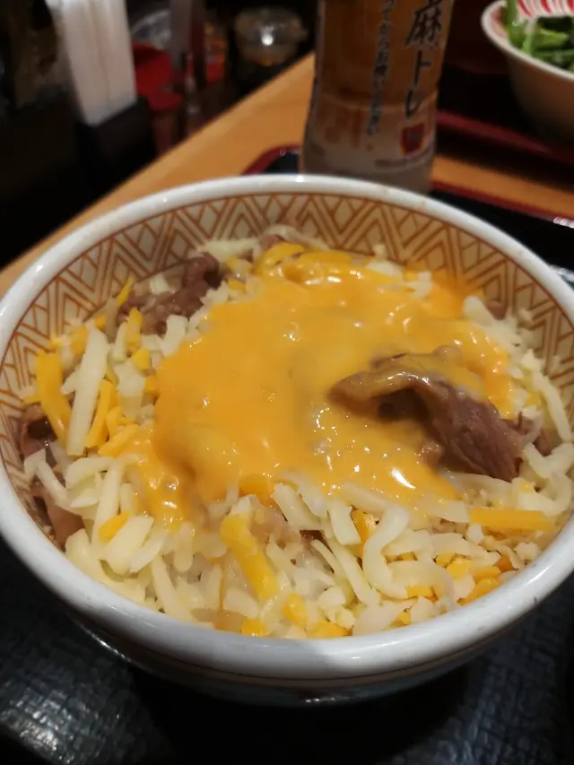 熱溶三式芝士牛丼