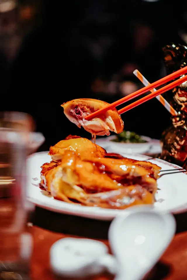 脆皮三黃雞配新鮮沙姜蔥蓉