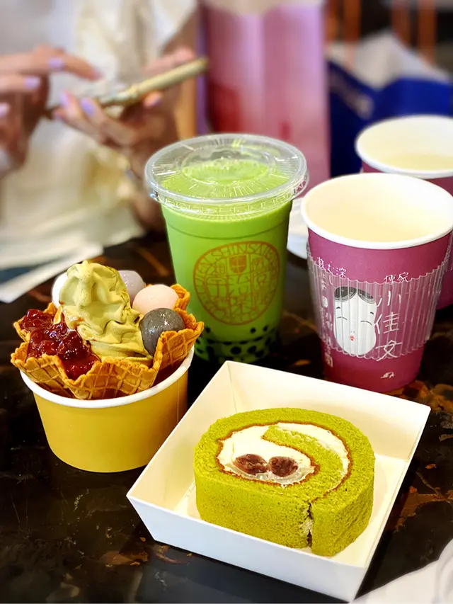 抹茶珍珠鮮奶、抹茶紅豆卷