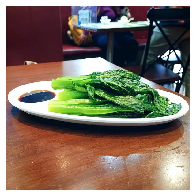 菜芯相當新鮮，條條都水份充足。😃