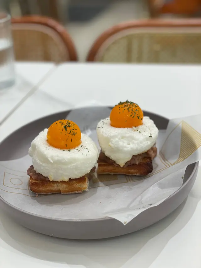 雲朵鹹牛肉鹹蛋多士